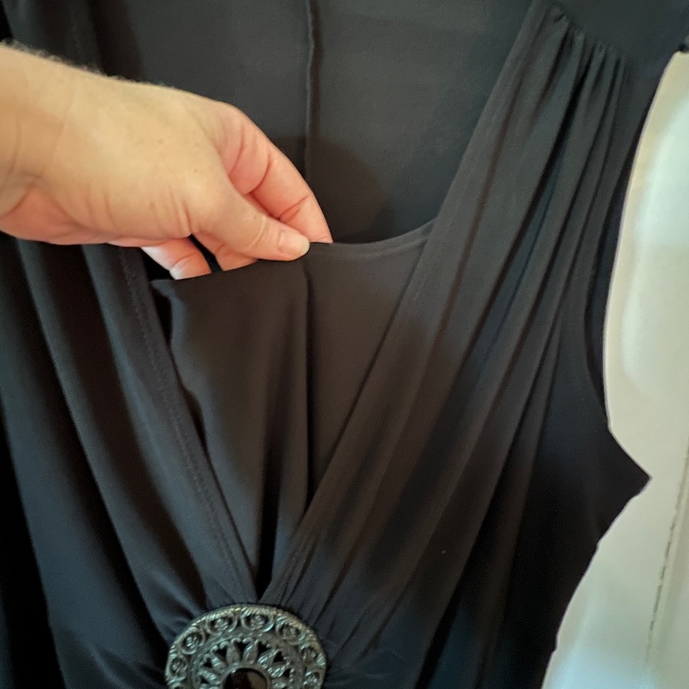 🤩 $5 SALE! 🤩 Elementz “2-Fer Twinset” sleeveless black medallion dress - Picture 5 of 8